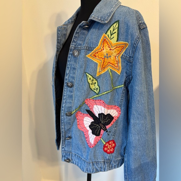 Butterfly and Stars Embroidered Denim Jacket light wash button front Size Small - Picture 4 of 11